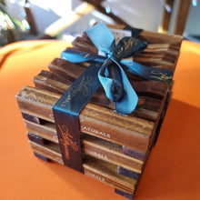 Load image into Gallery viewer, Wooden Soap Bar Holder