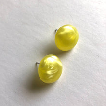 Load image into Gallery viewer, Yellow Aura Glow Marbled Retro Button Stud Earrings