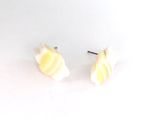 Load image into Gallery viewer, Yellow &amp; White Sliding Daisy Stud Earrings
