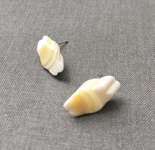 Load image into Gallery viewer, Yellow &amp; White Sliding Daisy Stud Earrings